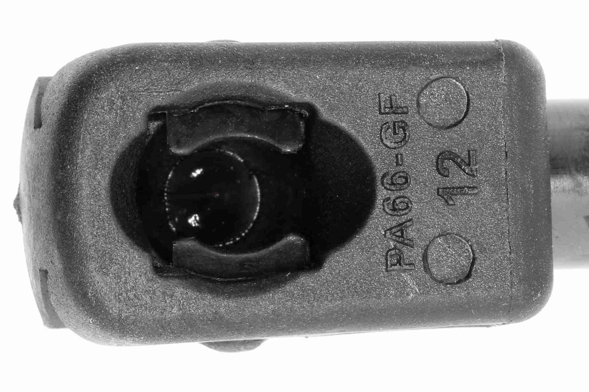 V10-1984_03