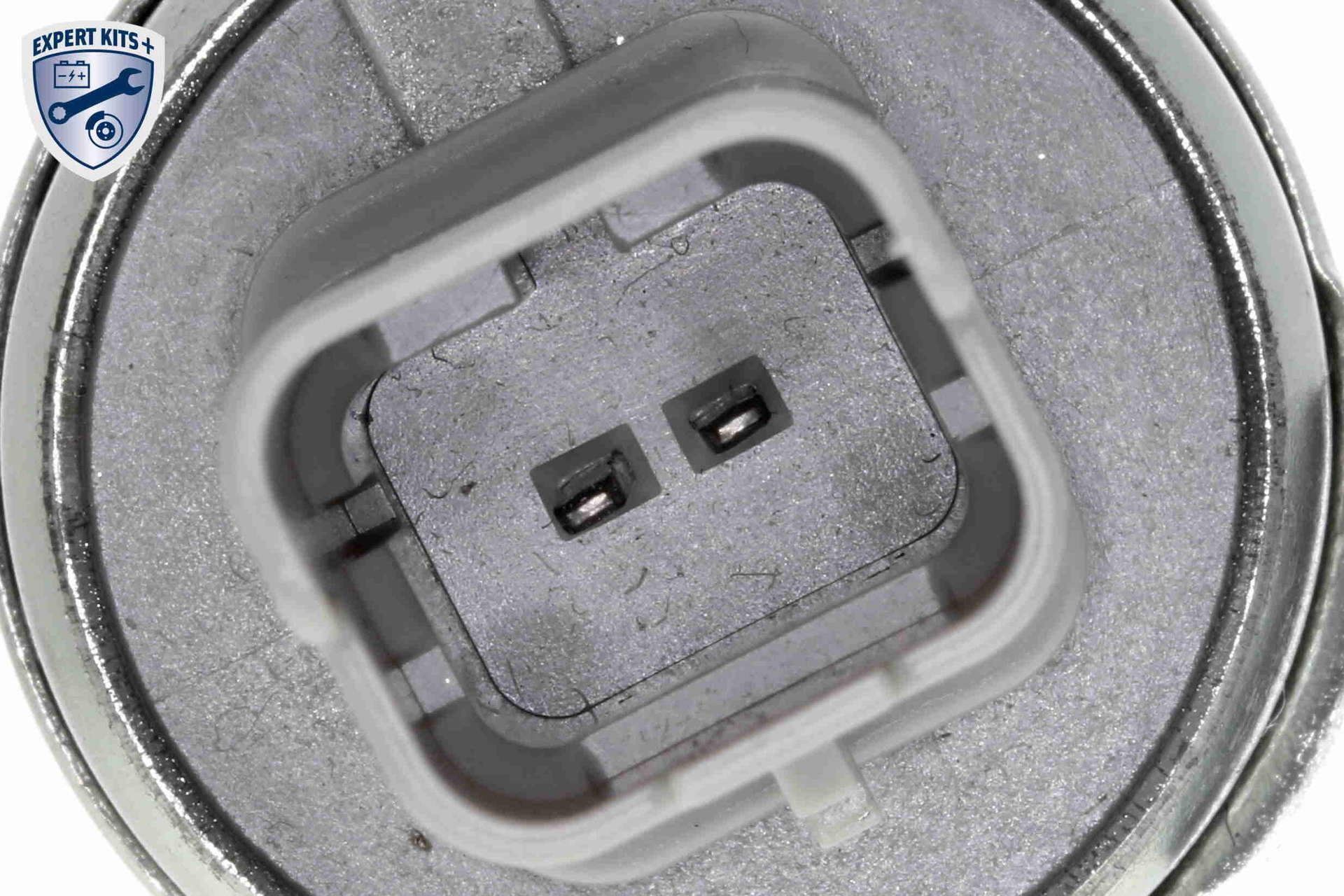 V46-1215_03