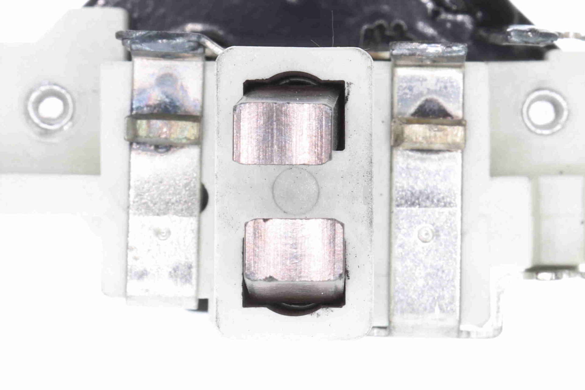 V10-77-0016_03