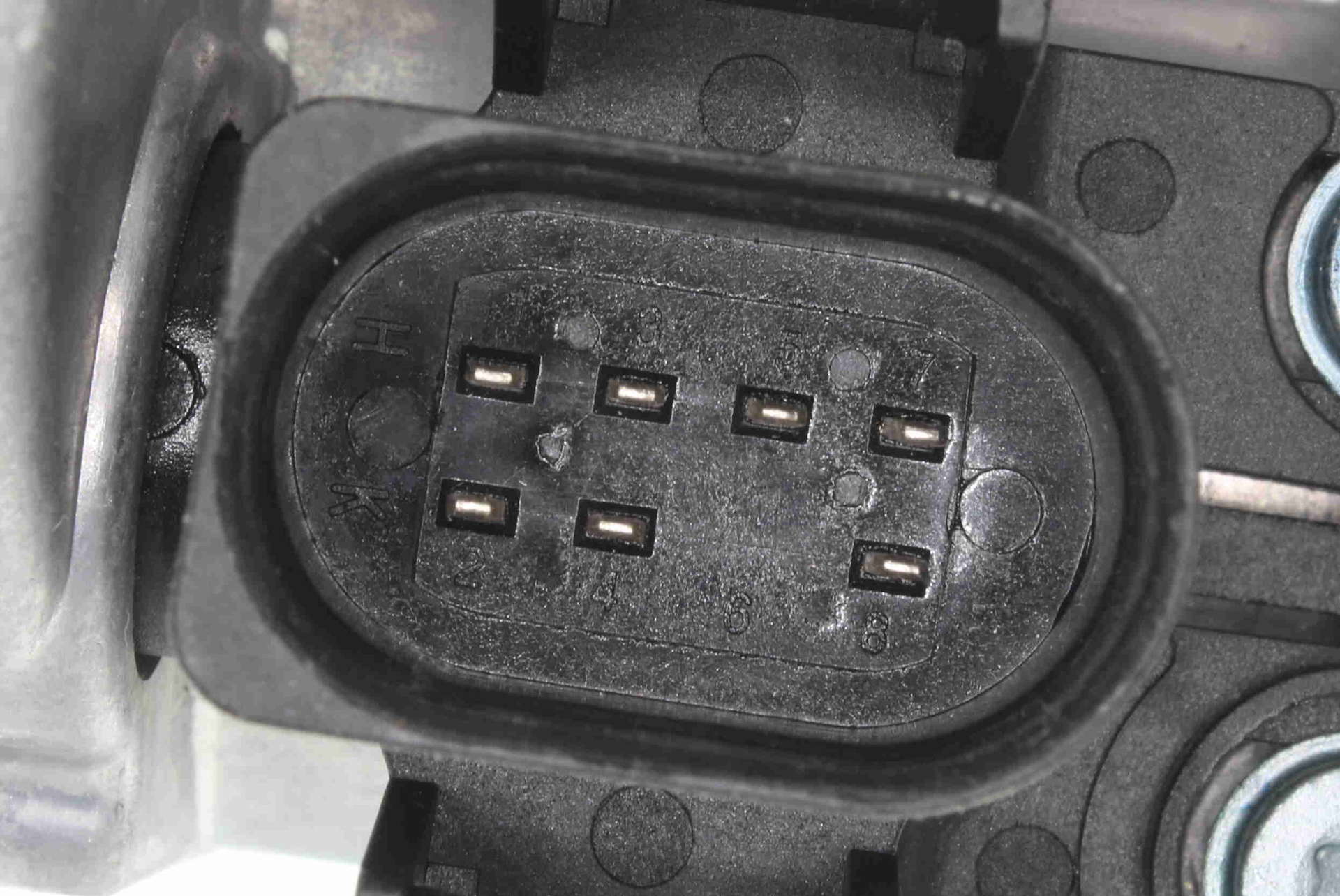 V10-81-0100_03