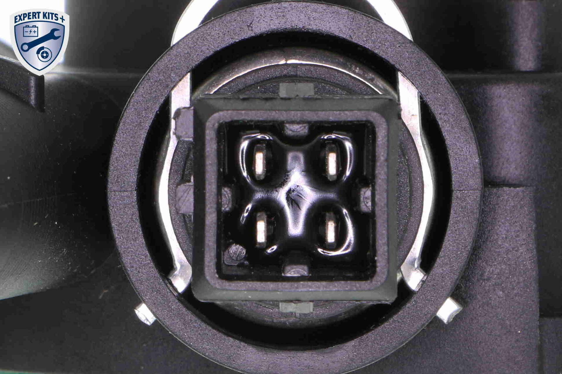 V46-99-1369_03