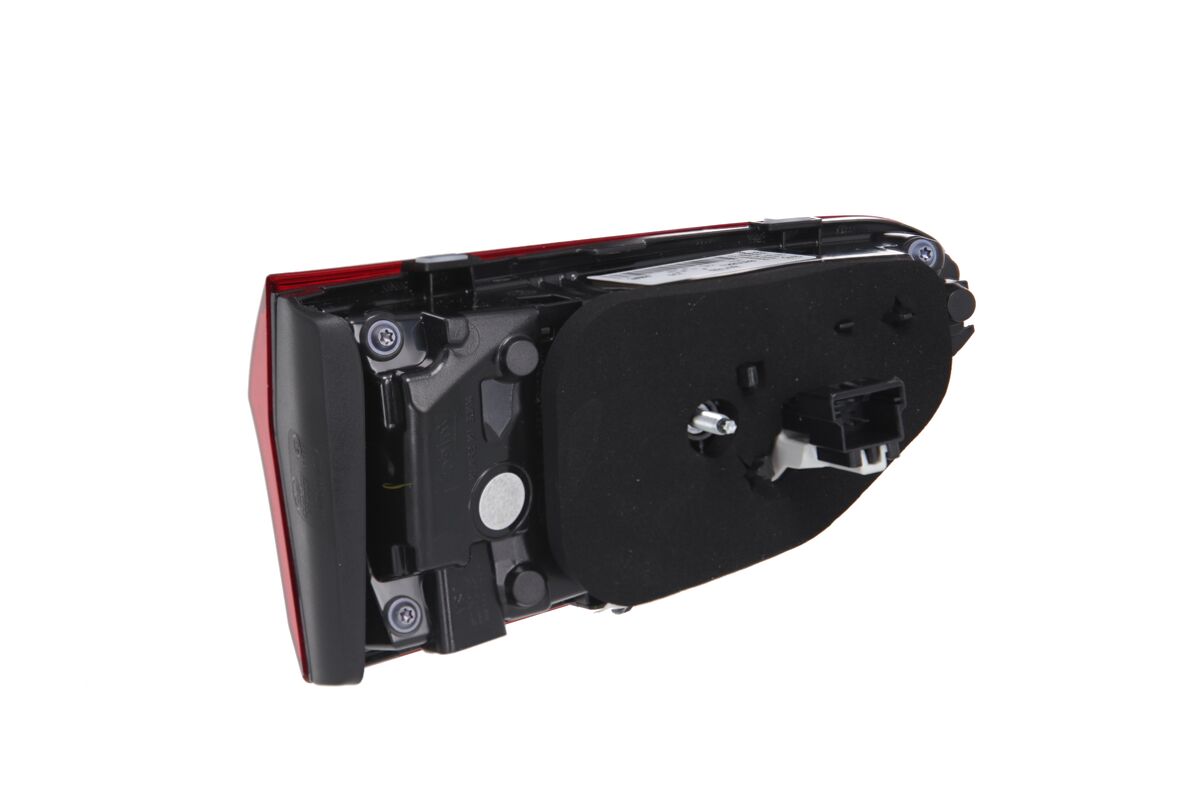 REAR LIGHT_048747_02